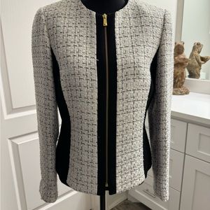 Tahari blazer size 6